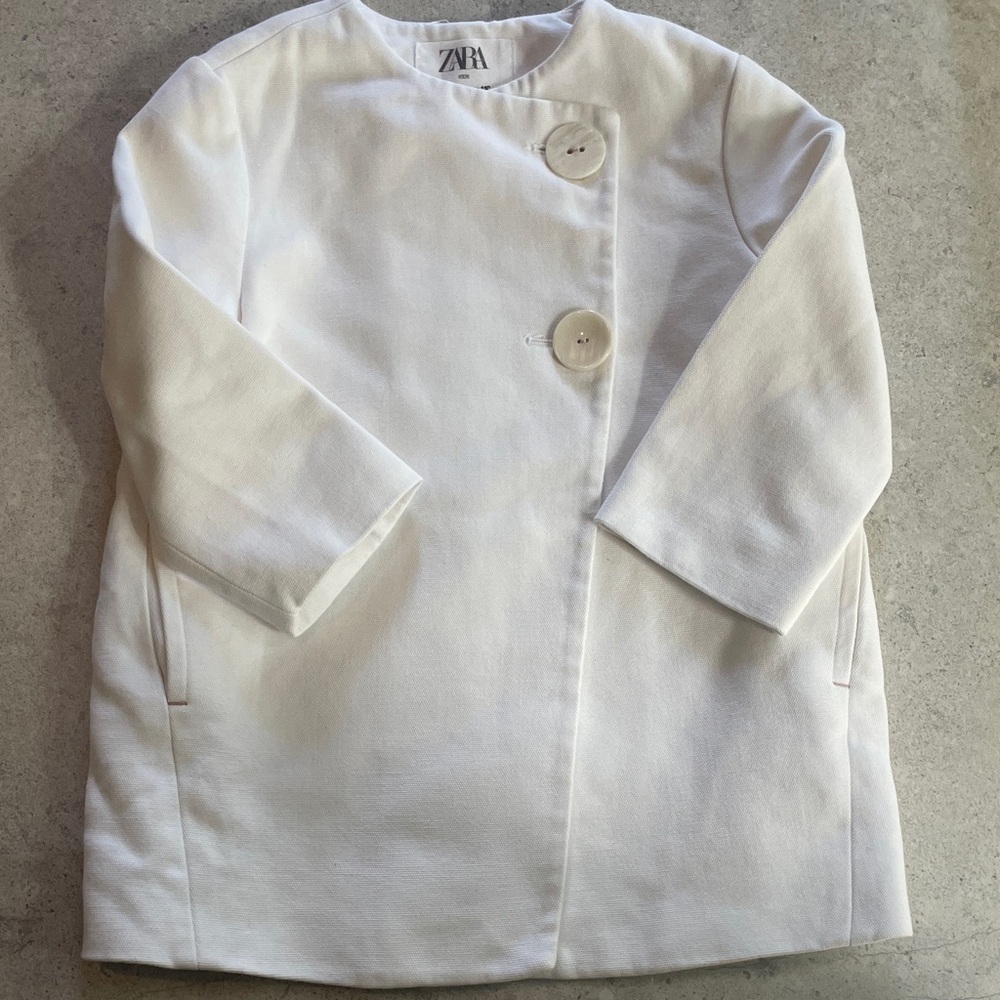 • Zara White Coat (5T)